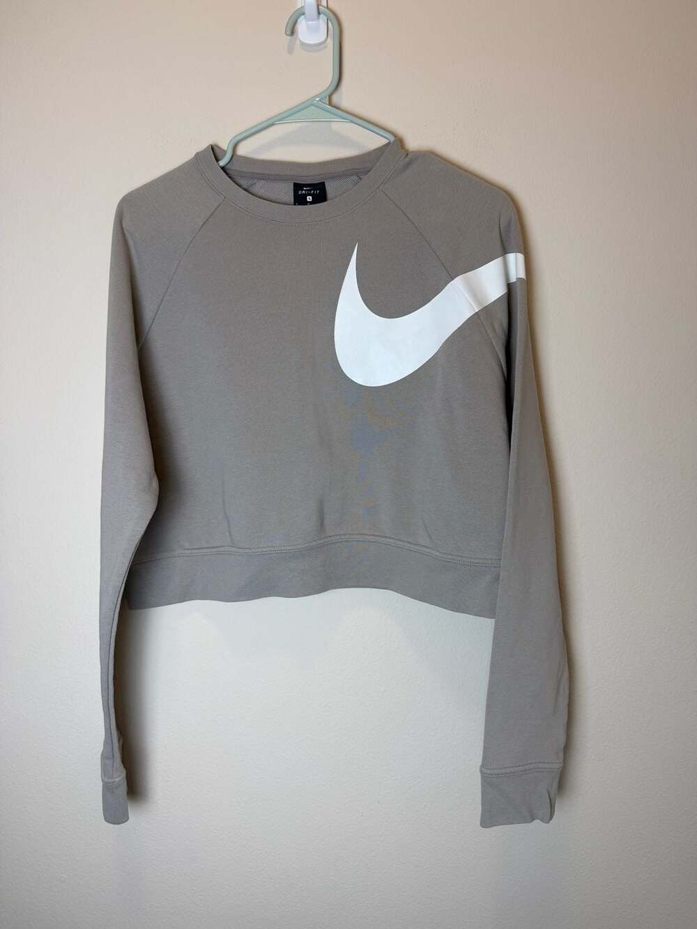 Nike Dri-FIT Versa Cropped Sweatshirt Size S Desert Sand White